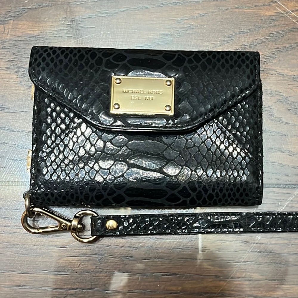 Micheal Kors black small wristlet